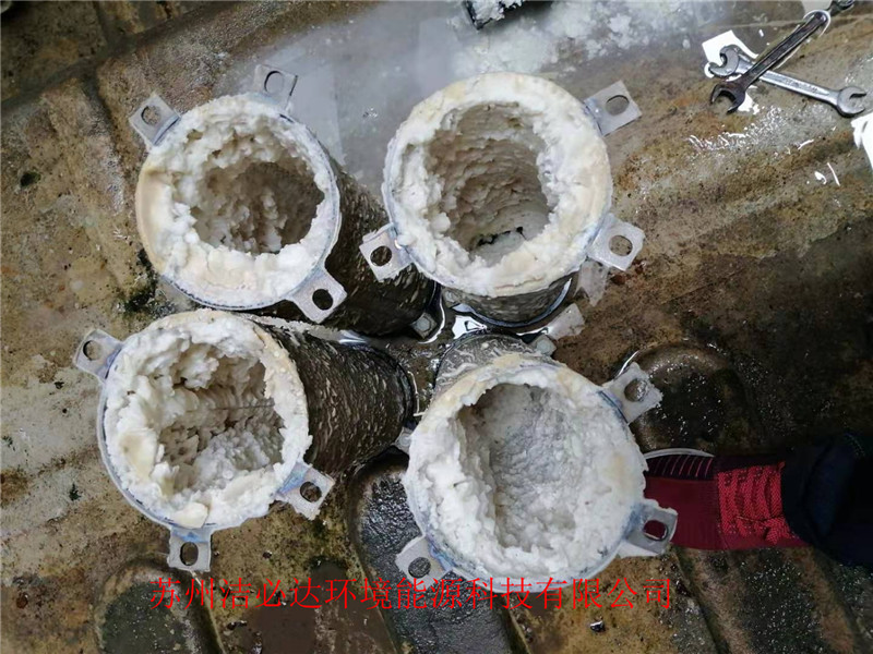 循環(huán)水吸垢機(jī)使用14天
